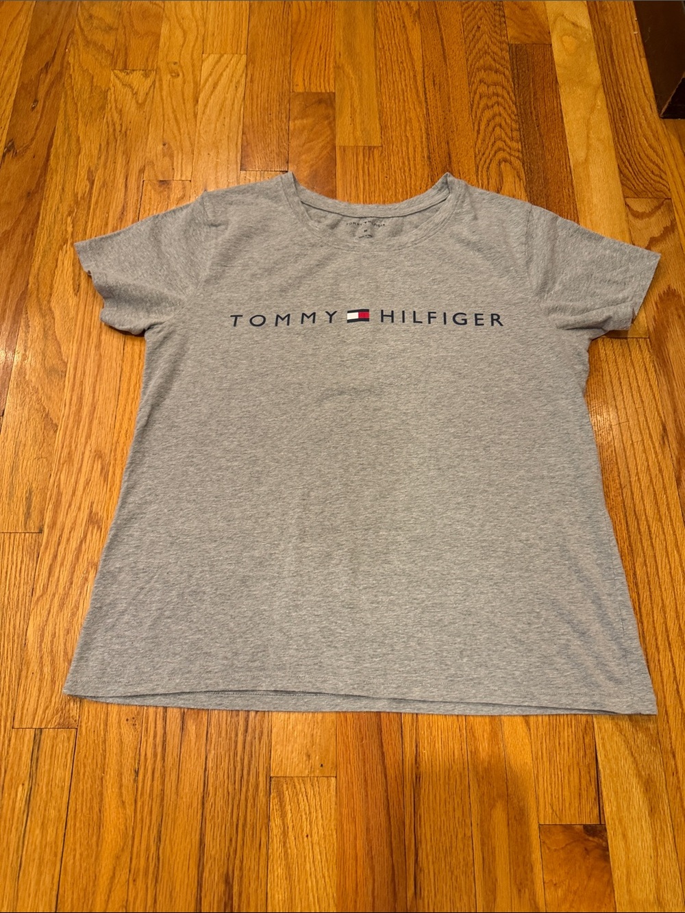 Tommy Hilfiger Gray Soft Cotton Scoop Neck T-shirt Size Medium